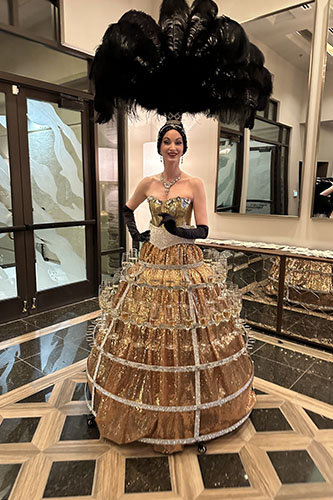 Strolling Champagne Diva